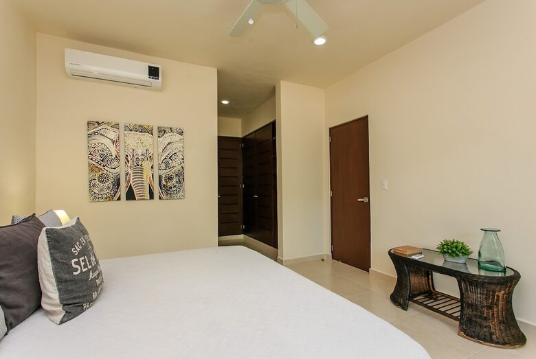 Apartamentos Condo Complex With An Alluring Pool & Tropical Vibes By Stella Rentals