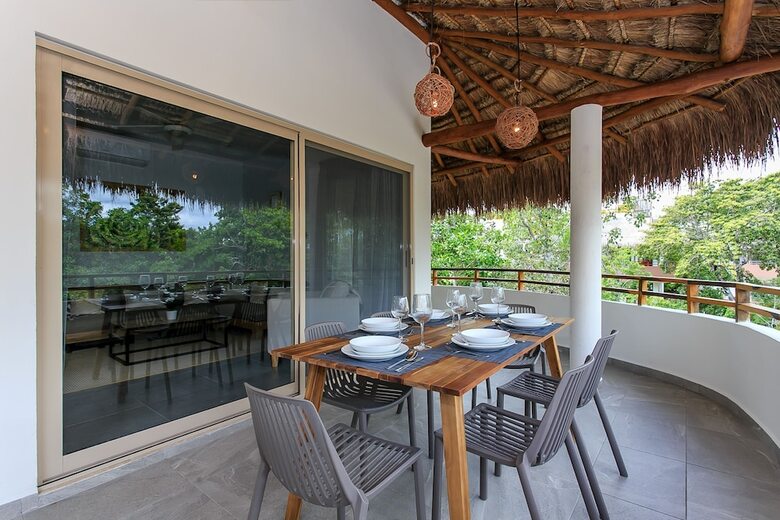 Apartamentos Condo Complex With An Alluring Pool & Tropical Vibes By Stella Rentals