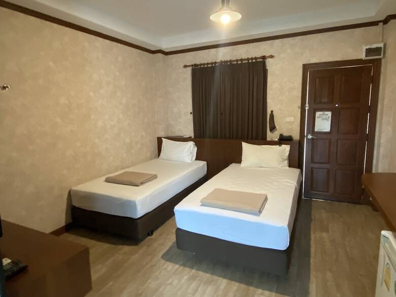 Hotel Roomquest Chonburi Laem Chabang