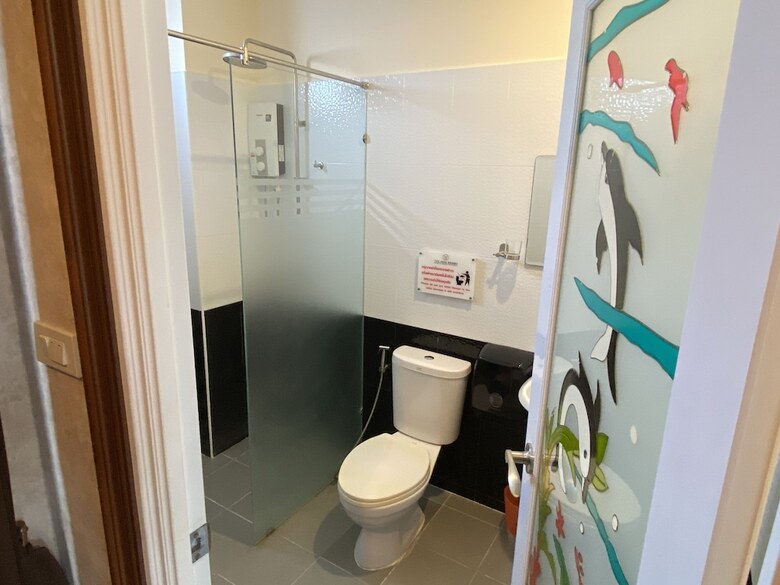 Hotel Roomquest Chonburi Laem Chabang