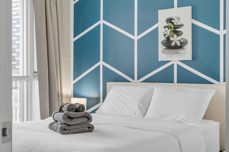Hotel 151 Dan Leckie Way