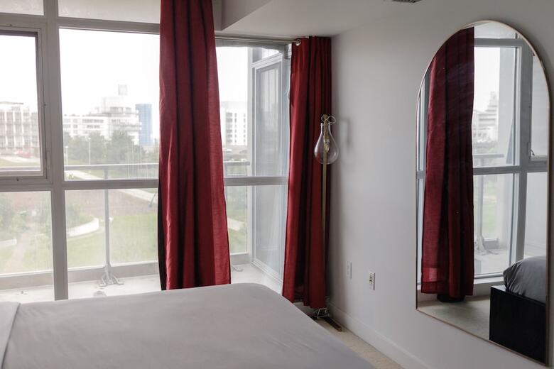 Hotel 151 Dan Leckie Way