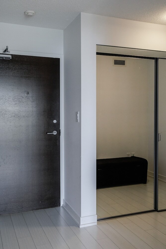 Hotel 151 Dan Leckie Way