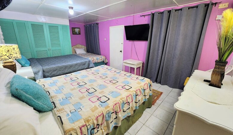 Bed & Breakfast 237 Bratton Ave