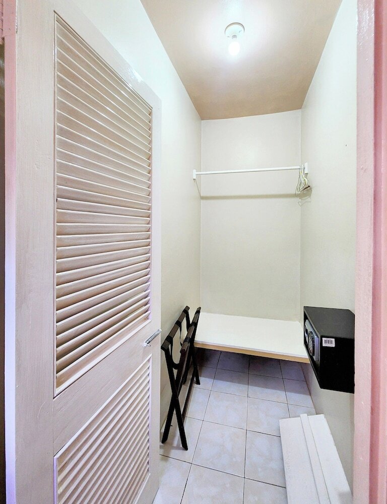 Bed & Breakfast 237 Bratton Ave