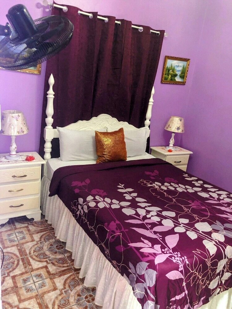 Bed & Breakfast 237 Bratton Ave