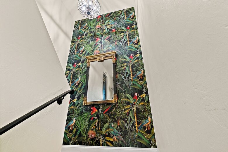 Aparthotel Lora Square