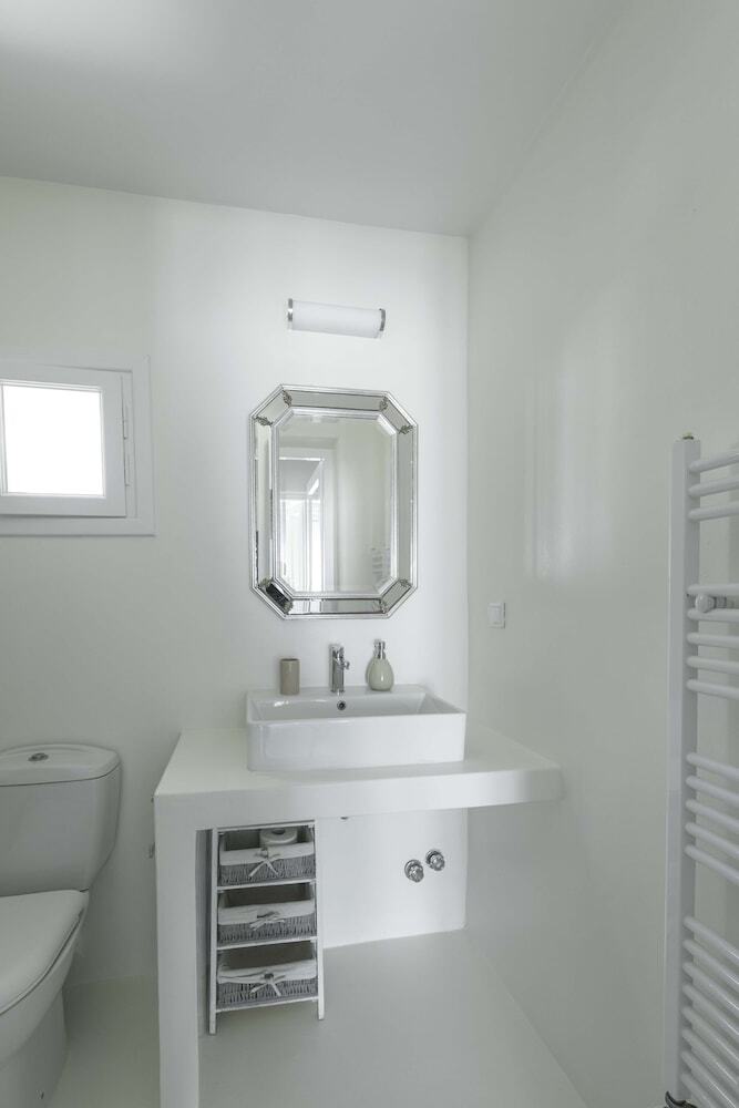 Amaris Mykonian Residence