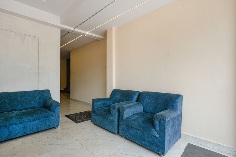 Fabhotel Crystal Suites