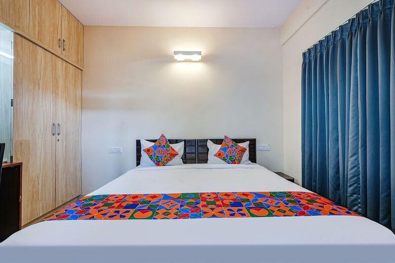 Fabhotel Crystal Suites