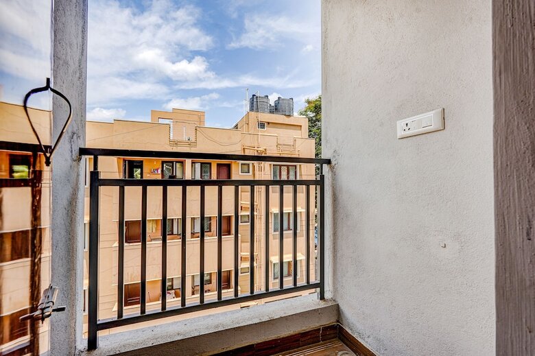Fabhotel Crystal Suites