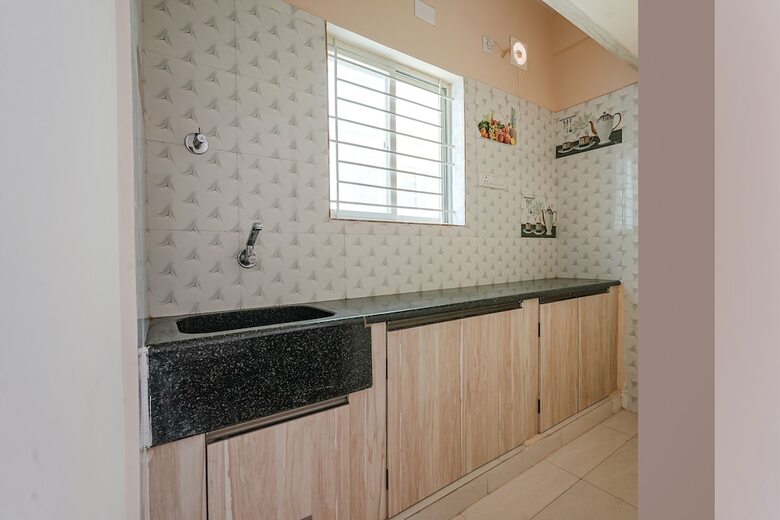 Fabhotel Crystal Suites
