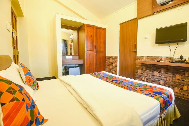 Fabhotel Royal Baga Residency