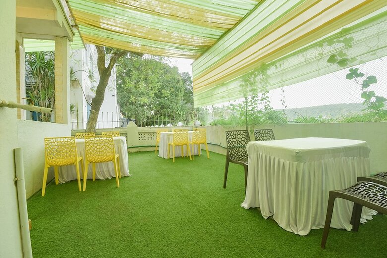 Fabhotel Royal Baga Residency
