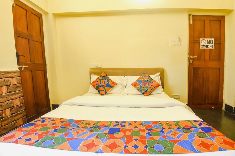 Fabhotel Royal Baga Residency