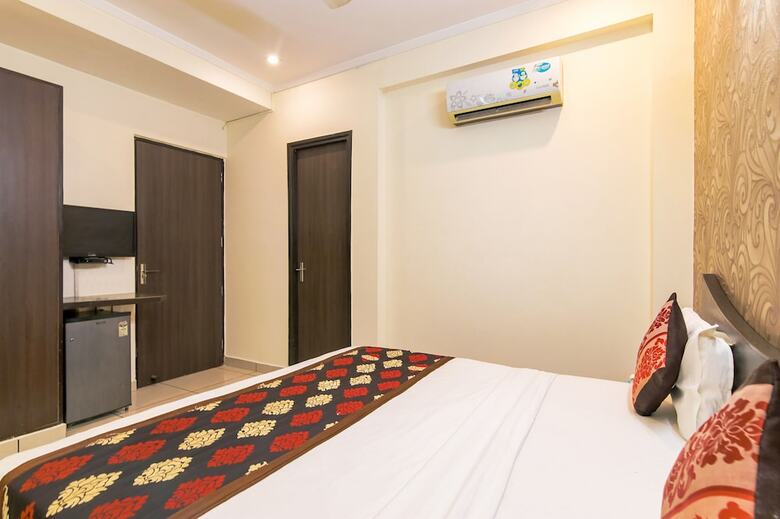 Fabhotel Gazelle Inn