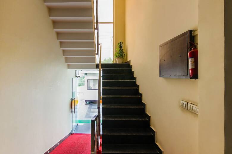Fabhotel Gazelle Inn