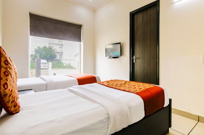 Fabhotel Gazelle Inn