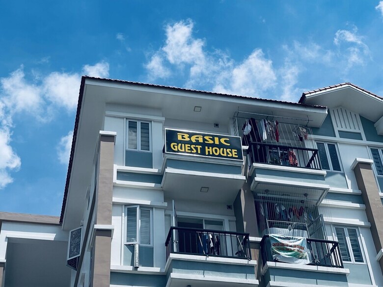 Hotel Basic Guest House