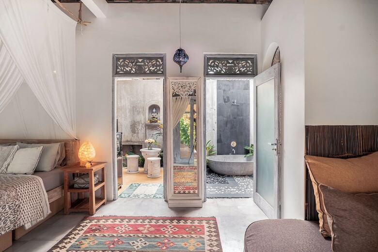 Bed & Breakfast 1111 Alchemy Space