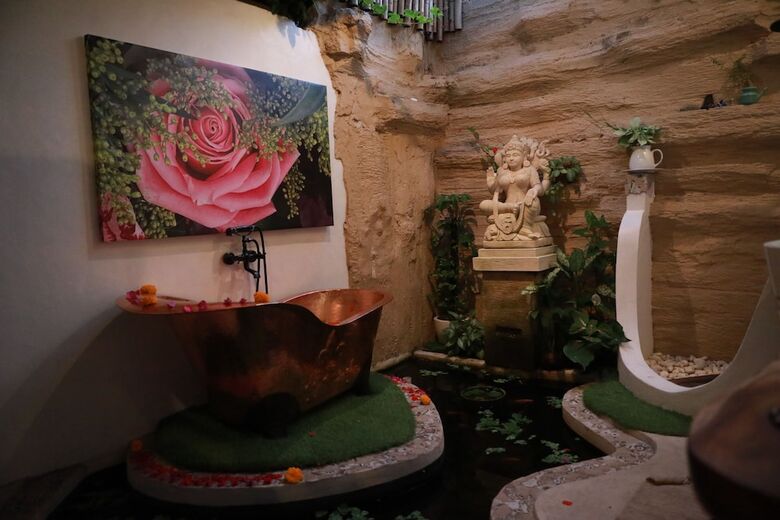 Bed & Breakfast 1111 Alchemy Space