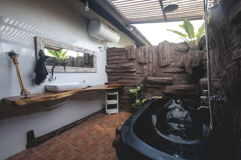 Bed & Breakfast 1111 Alchemy Space