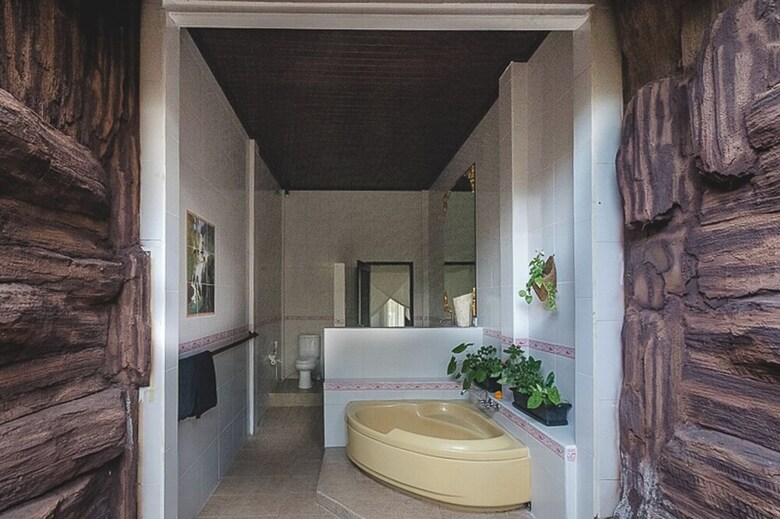 Bed & Breakfast 1111 Alchemy Space