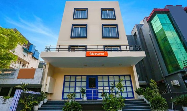 Hotel Fabexpress Meera Residency