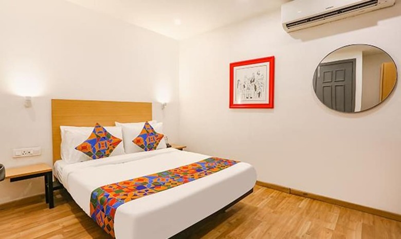 Hotel Fabexpress Meera Residency
