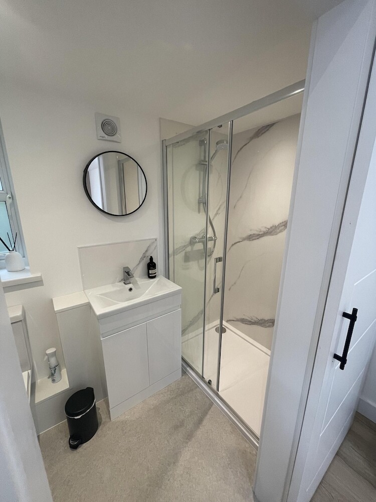 The Lodge Hideaway - Studio Style, Simple Luxury