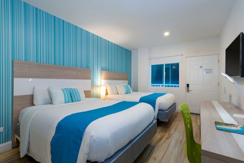 Hotel Aqualina Inn