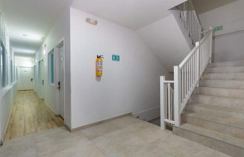 Hotel Aqualina Inn