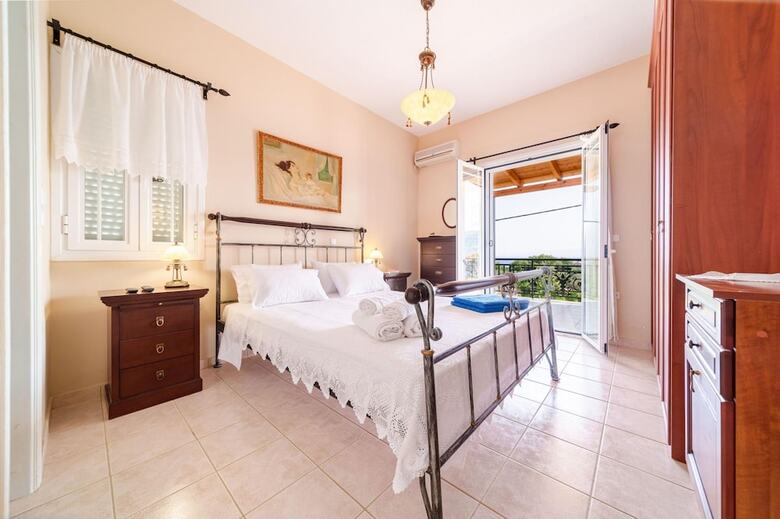 Iphigenia Apartments At Katelios
