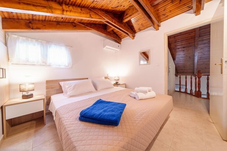 Iphigenia Apartments At Katelios