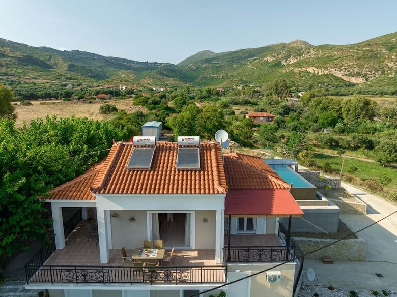 Iphigenia Apartments At Katelios