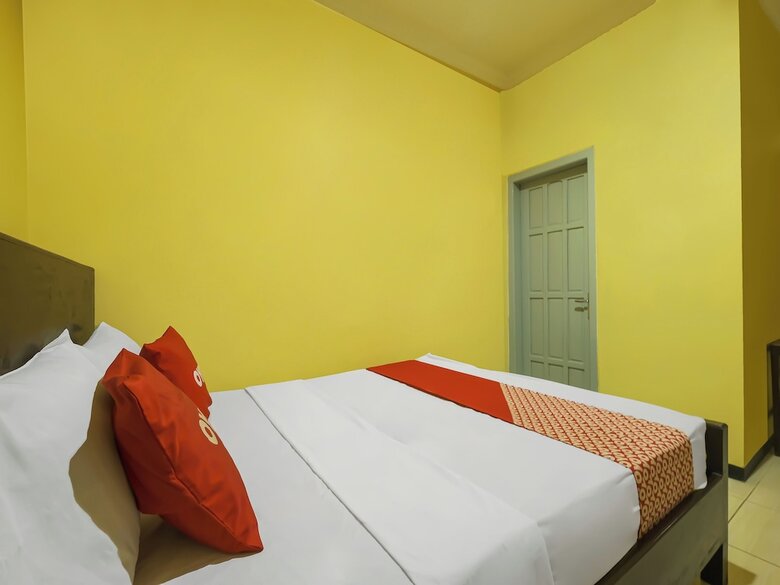 Oyo 92483 Hotel Kirana
