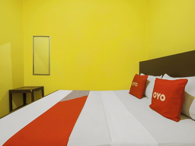 Oyo 92483 Hotel Kirana