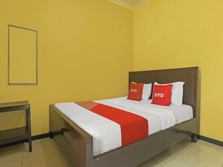 Oyo 92483 Hotel Kirana