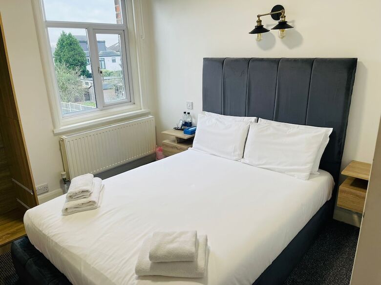 Woodford Hotel