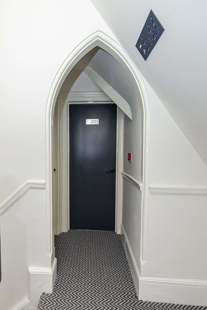 Woodford Hotel