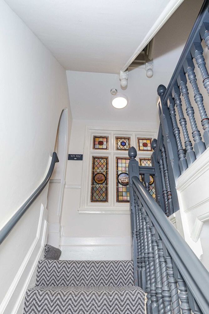 Woodford Hotel
