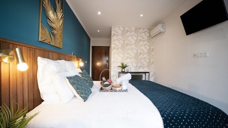 Hotel 10 Rue Du Four � Chaux