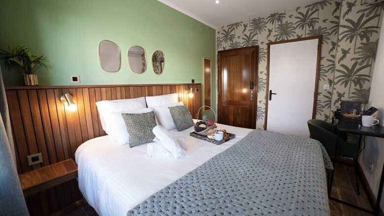 Hotel 10 Rue Du Four � Chaux