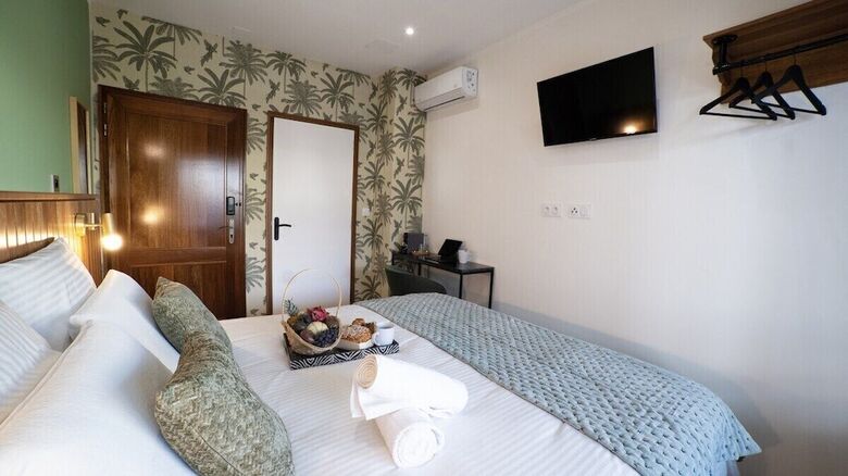 Hotel 10 Rue Du Four � Chaux