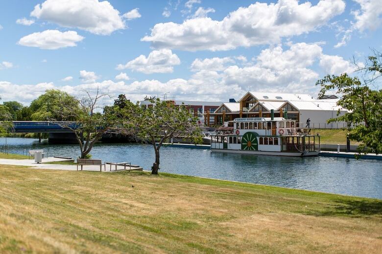 Motel Riverlands Holiday Park