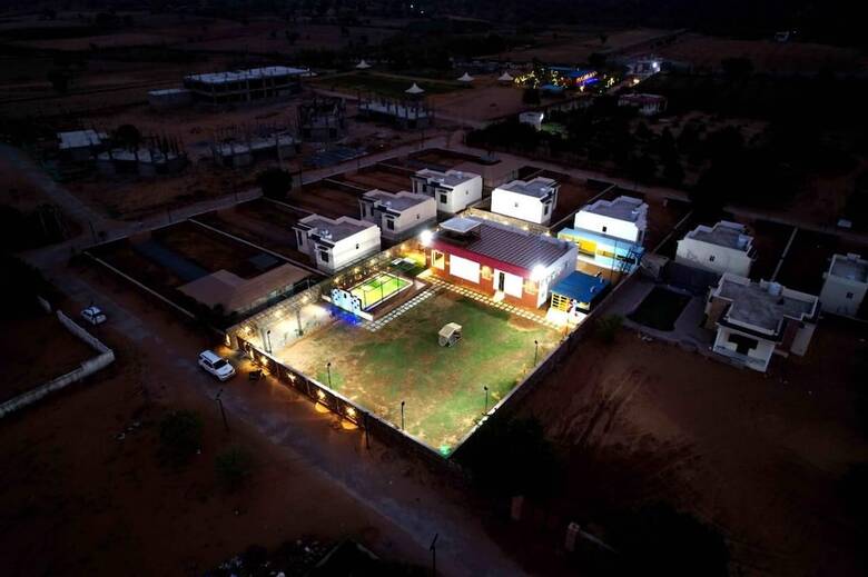 The Royal Farm