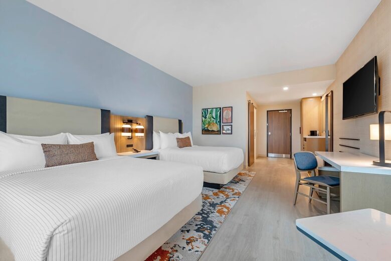 Cambria Hotel Austin Downtown