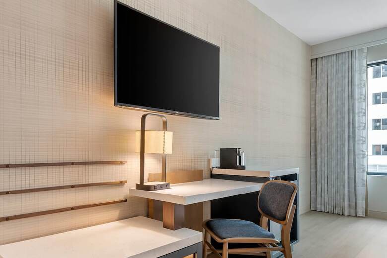 Cambria Hotel Austin Downtown