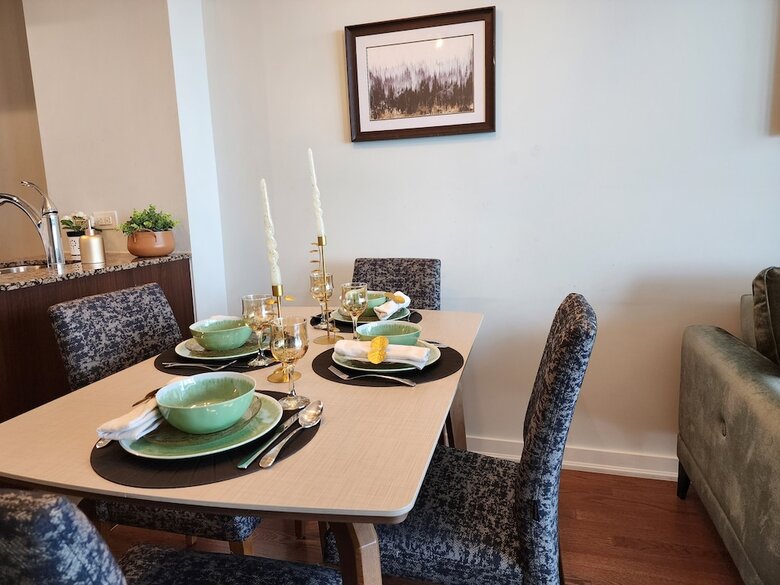 Hotel Ihost Suites Downtown Toronto