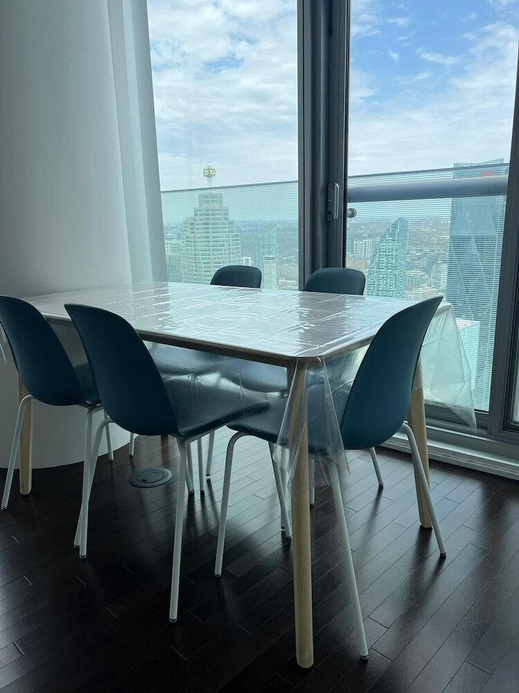 Hotel Ihost Suites Downtown Toronto